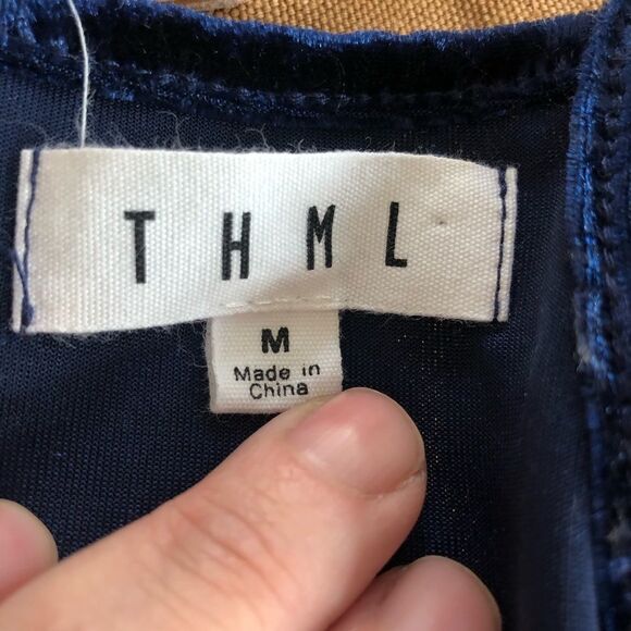 THML Stitch Fix Karrah Blue Velvet Embroidered Top M - Picture 6 of 6